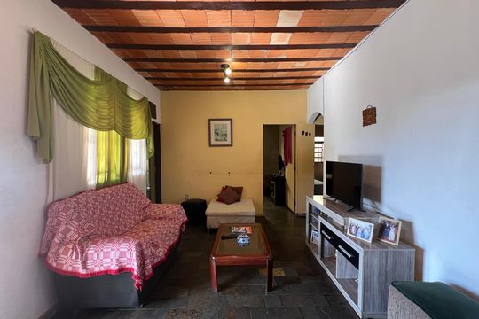 Sala de casa à venda com 4 quartos, 100m² em Parque Xangri-lá, Contagem