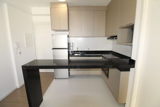 Cozinha de apartamento para alugar com 1 quarto, 34m² em Jardim Esplanada, São José dos Campos