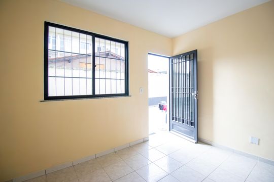 Sala de casa à venda com 2 quartos, 72m² em Cordovil, Rio de Janeiro
