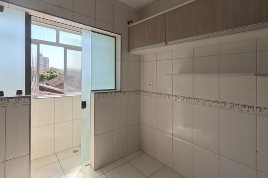 Cozinha de apartamento para alugar com 2 quartos, 64m² em Macuco, Santos
