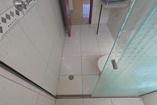 Banheiro de apartamento para alugar com 2 quartos, 64m² em Macuco, Santos