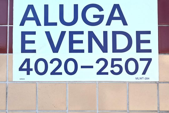 Fachada | Adesivo/Placa Quintoandar instalado  de apartamento para alugar com 2 quartos, 64m² em Macuco, Santos