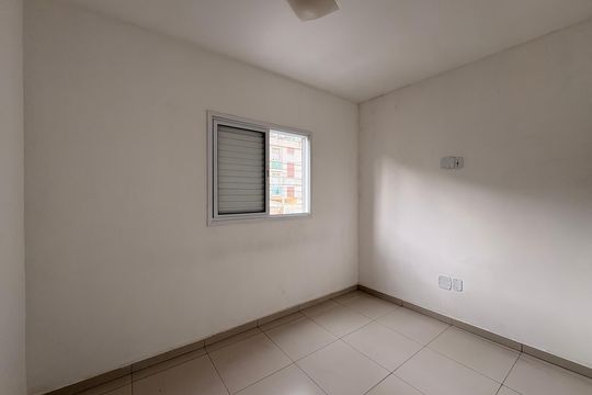 Quarto 2 de apartamento à venda com 2 quartos, 42m² em Vila Curuçá, Santo André