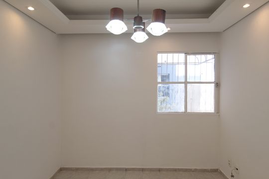 Sala de apartamento para alugar com 2 quartos, 50m² em Planalto, Belo Horizonte