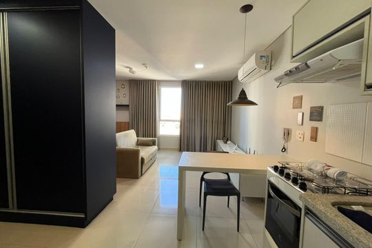 Cozinha de apartamento para alugar com 1 quarto, 40m² em Setor Bueno, Goiânia