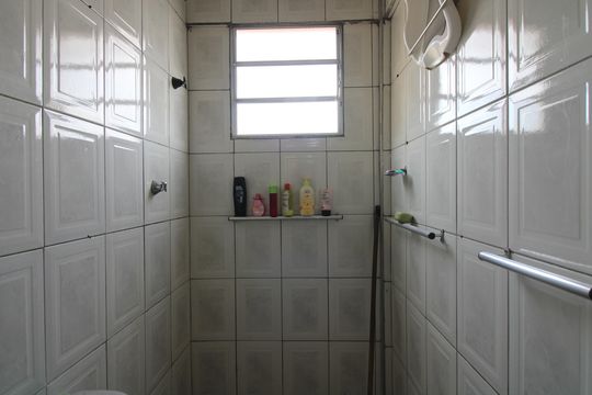 Banheiro social de apartamento para alugar com 2 quartos, 42m² em Vila Silvia, São Paulo