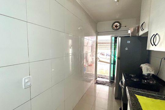 Cozinha de casa à venda com 2 quartos, 75m² em Parque Industrial Cumbica, Guarulhos