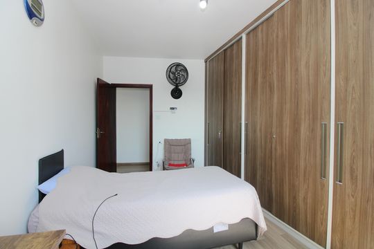 quarto 1 de casa para alugar com 2 quartos, 99m² em Jardim Cotinha, São Paulo
