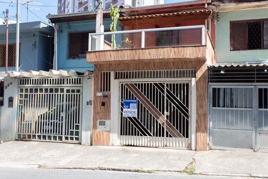 Fachada de casa à venda com 2 quartos, 150m² em Santo Amaro, São Paulo