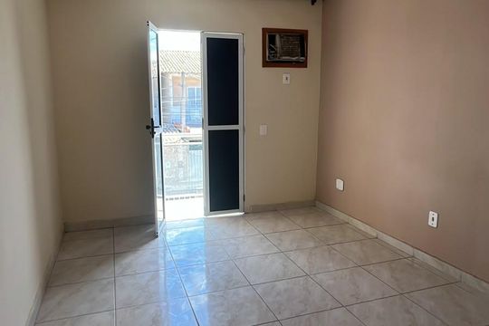 Quarto de casa de condomínio para alugar com 2 quartos, 56m² em Parque Sao Vicente, Belford Roxo