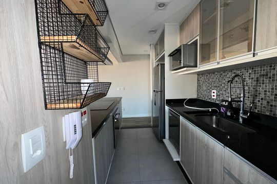Cozinha de apartamento à venda com 2 quartos, 87m² em Jardim Tupanci, Barueri