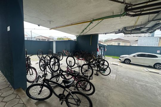 Bicicletário de apartamento para alugar com 2 quartos, 50m² em Catiapoã, São Vicente