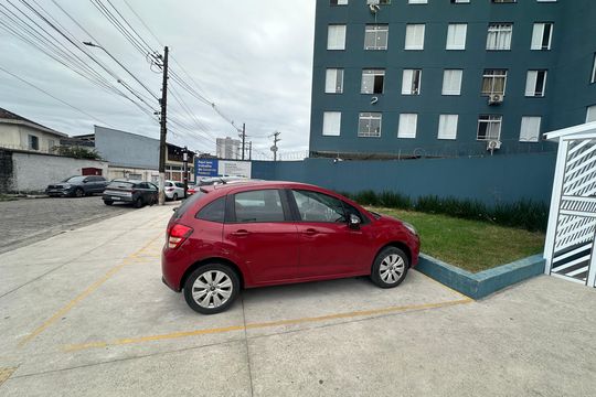Garagem de apartamento para alugar com 2 quartos, 50m² em Catiapoã, São Vicente