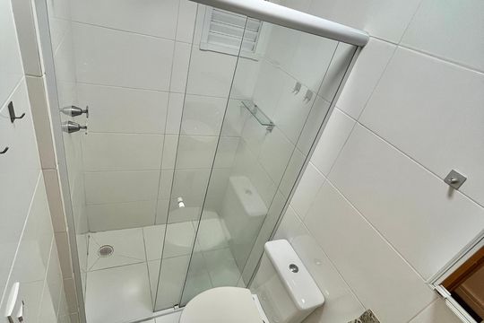 Banheiro de apartamento para alugar com 2 quartos, 54m² em Vila Odete, São Bernardo do Campo