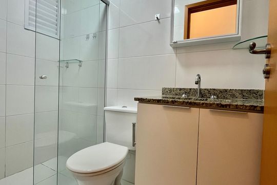 Banheiro de apartamento para alugar com 2 quartos, 54m² em Vila Odete, São Bernardo do Campo