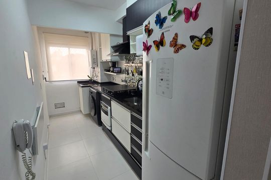 Cozinha de apartamento para alugar com 2 quartos, 67m² em Guaiauna, São Paulo