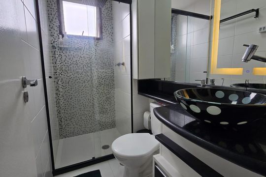 Banheiro de apartamento para alugar com 2 quartos, 67m² em Guaiauna, São Paulo