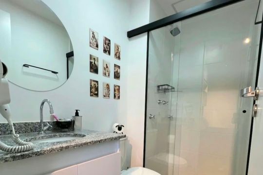 Banheiro de kitnet/studio para alugar com 1 quarto, 26m² em Belenzinho, São Paulo