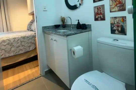 Banheiro de kitnet/studio para alugar com 1 quarto, 27m² em Belenzinho, São Paulo