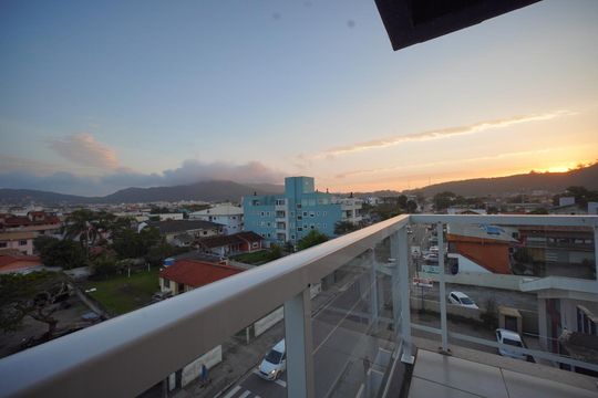 Varanda da Suíte de apartamento para alugar com 2 quartos, 65m² em Ingleses do Rio Vermelho, Florianópolis
