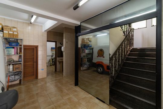 Garagem de casa para alugar com 4 quartos, 438m² em Vila Romana, São Paulo
