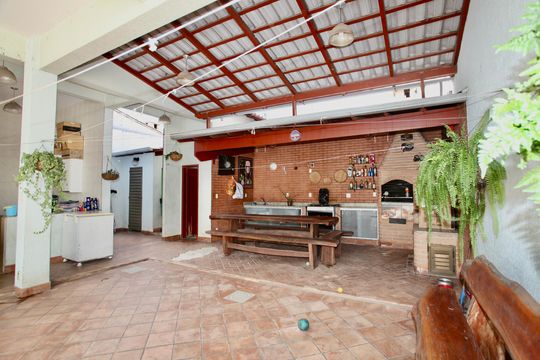 Área gourmet de casa à venda com 3 quartos, 200m² em Jardim Laguna, Contagem