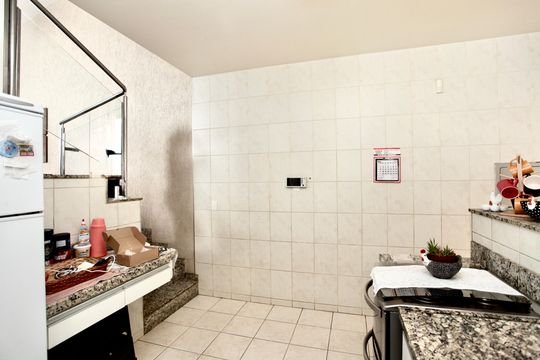 Cozinha e Área de Serviço de casa à venda com 3 quartos, 200m² em Jardim Laguna, Contagem