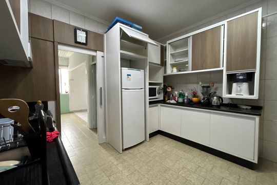 Cozinha de apartamento para alugar com 3 quartos, 138m² em Centro, Florianópolis