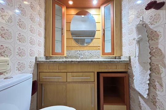 Banheiro suíte de apartamento para alugar com 3 quartos, 138m² em Centro, Florianópolis