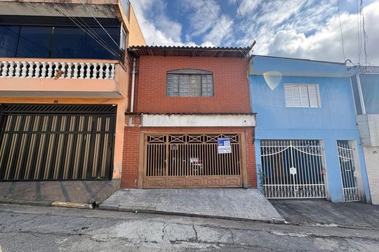 Fachada de casa à venda com 4 quartos, 250m² em Vila Primavera, São Paulo