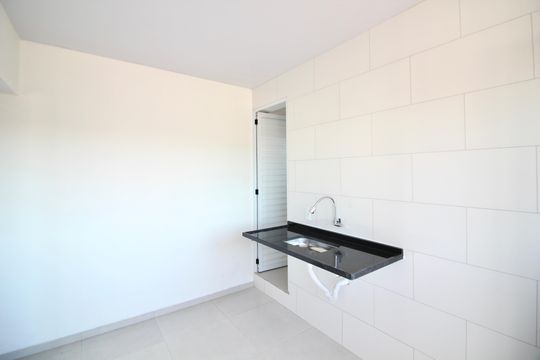 Cozinha  de apartamento para alugar com 1 quarto, 30m² em Vila Ré, São Paulo