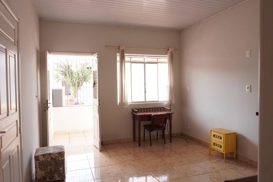 Casa para alugar com 2 quartos, 117m² em Jardim Sao Carlos, São Carlos
