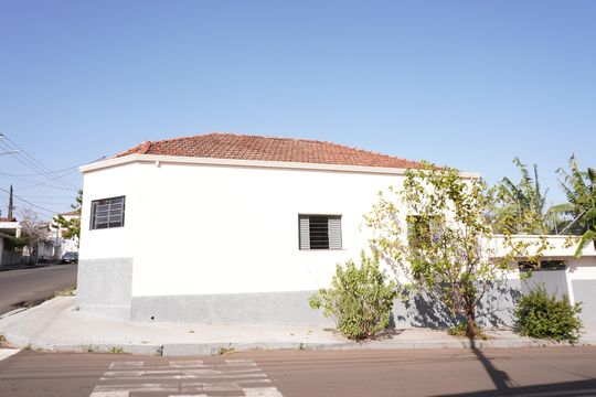 Fachada de casa para alugar com 2 quartos, 117m² em Jardim Sao Carlos, São Carlos