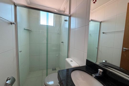 Banheiro de apartamento à venda com 3 quartos, 87m² em Sagrada Família, Belo Horizonte