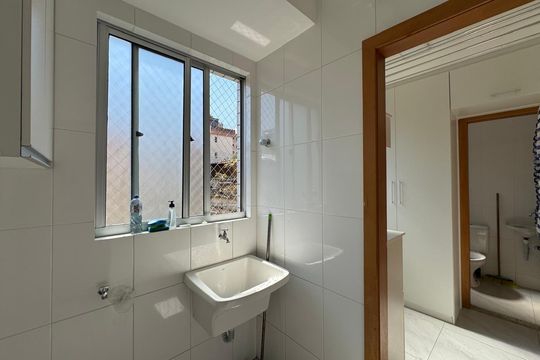 Área de serviço de apartamento à venda com 3 quartos, 87m² em Sagrada Família, Belo Horizonte