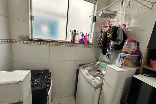 Cozinha e Área de Serviço de apartamento para alugar com 2 quartos, 49m² em Parque Sao Vicente, São Vicente