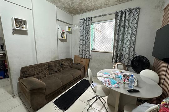 Sala de apartamento para alugar com 2 quartos, 49m² em Parque Sao Vicente, São Vicente