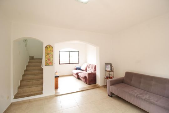 Casa à venda com 3 quartos, 203m² em Vila Picinin, São Paulo