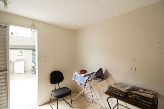 Quarto de Serviço de casa à venda com 3 quartos, 203m² em Vila Picinin, São Paulo