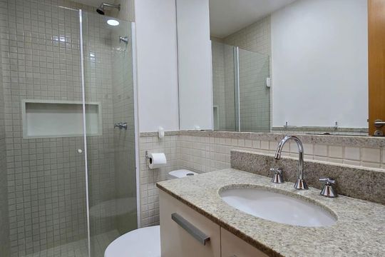 Banheiro de apartamento à venda com 3 quartos, 82m² em Recreio dos Bandeirantes, Rio de Janeiro
