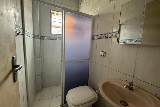 Banheiro de casa para alugar com 1 quarto, 50m² em Conceicao, Osasco
