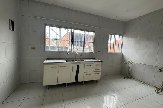 Cozinha de casa para alugar com 1 quarto, 50m² em Conceicao, Osasco