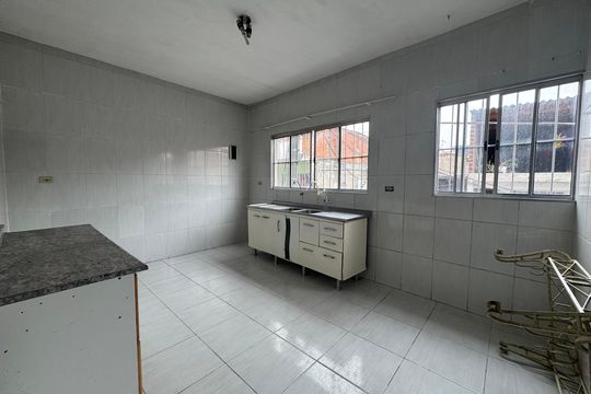 Cozinha de casa para alugar com 1 quarto, 50m² em Conceicao, Osasco