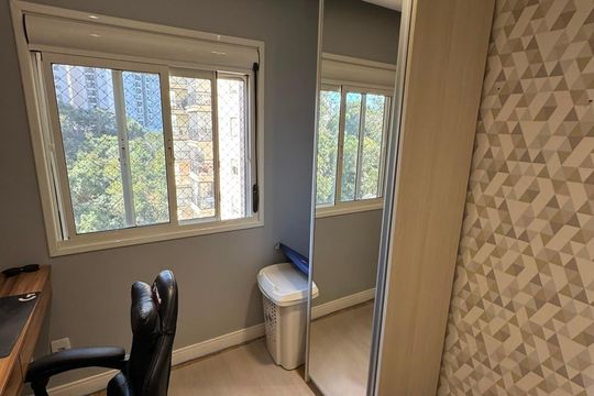 Quarto de apartamento para alugar com 2 quartos, 68m² em Jardim Tupanci, Barueri