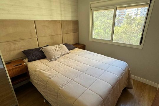 Quarto de apartamento para alugar com 2 quartos, 68m² em Jardim Tupanci, Barueri