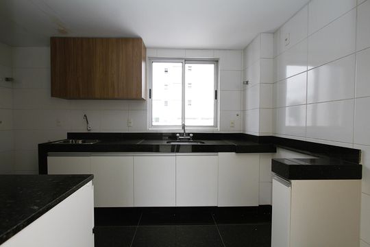Cozinha de apartamento para alugar com 2 quartos, 168m² em Buritis, Belo Horizonte