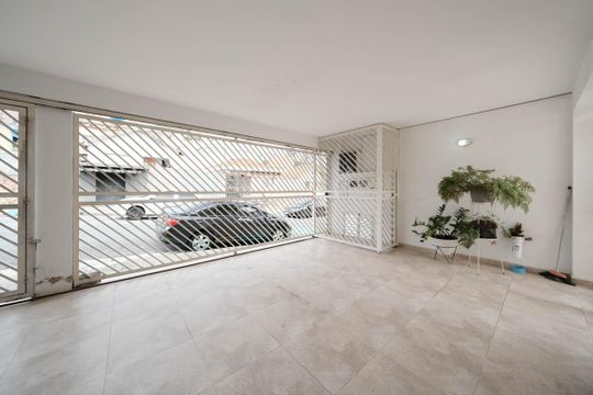 Garagem de casa à venda com 3 quartos, 299m² em Cidade Antônio Estêvão de Carvalho, São Paulo