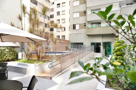 Área comum - Piscina de kitnet/studio para alugar com 1 quarto, 40m² em Centro, Belo Horizonte