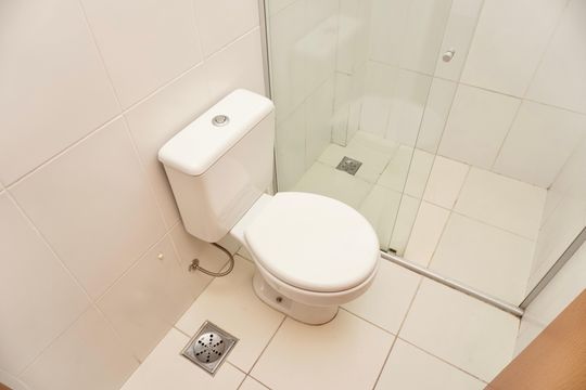 Banheiro de kitnet/studio para alugar com 1 quarto, 40m² em Centro, Belo Horizonte