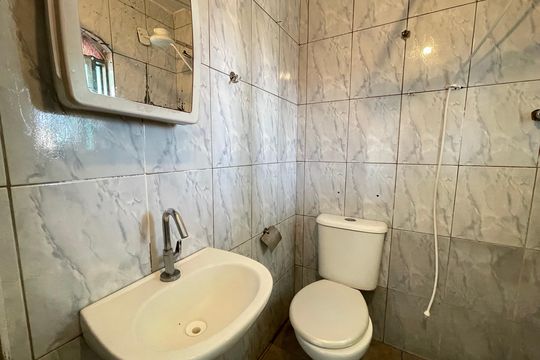 Banheiro de casa para alugar com 1 quarto, 45m² em Jardim Raposo Tavares, São Paulo